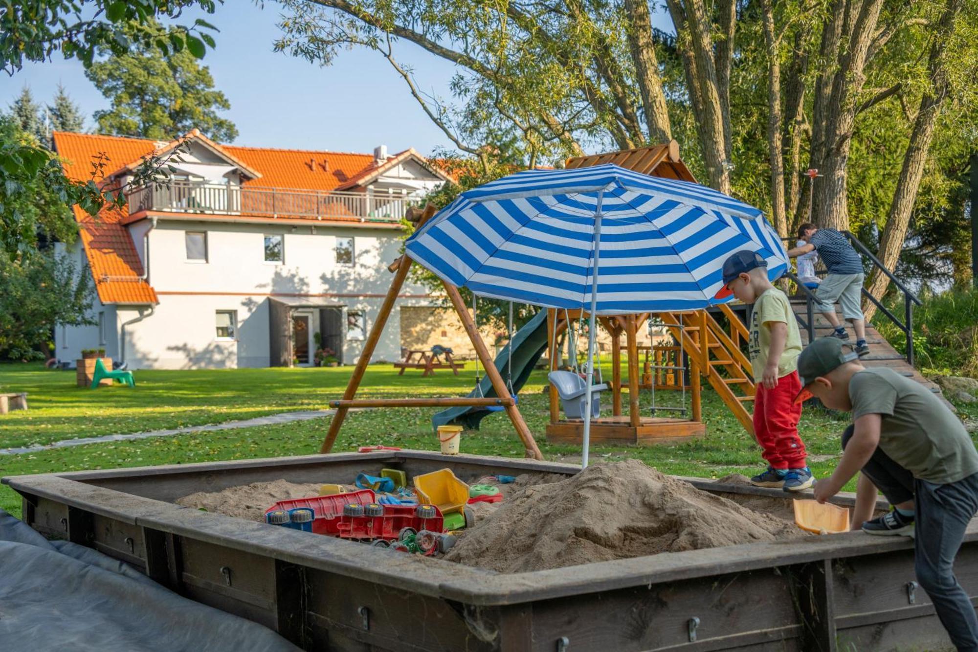 Dom W Domu - Izera Glamping Bed & Breakfast Gajowka  Екстериор снимка