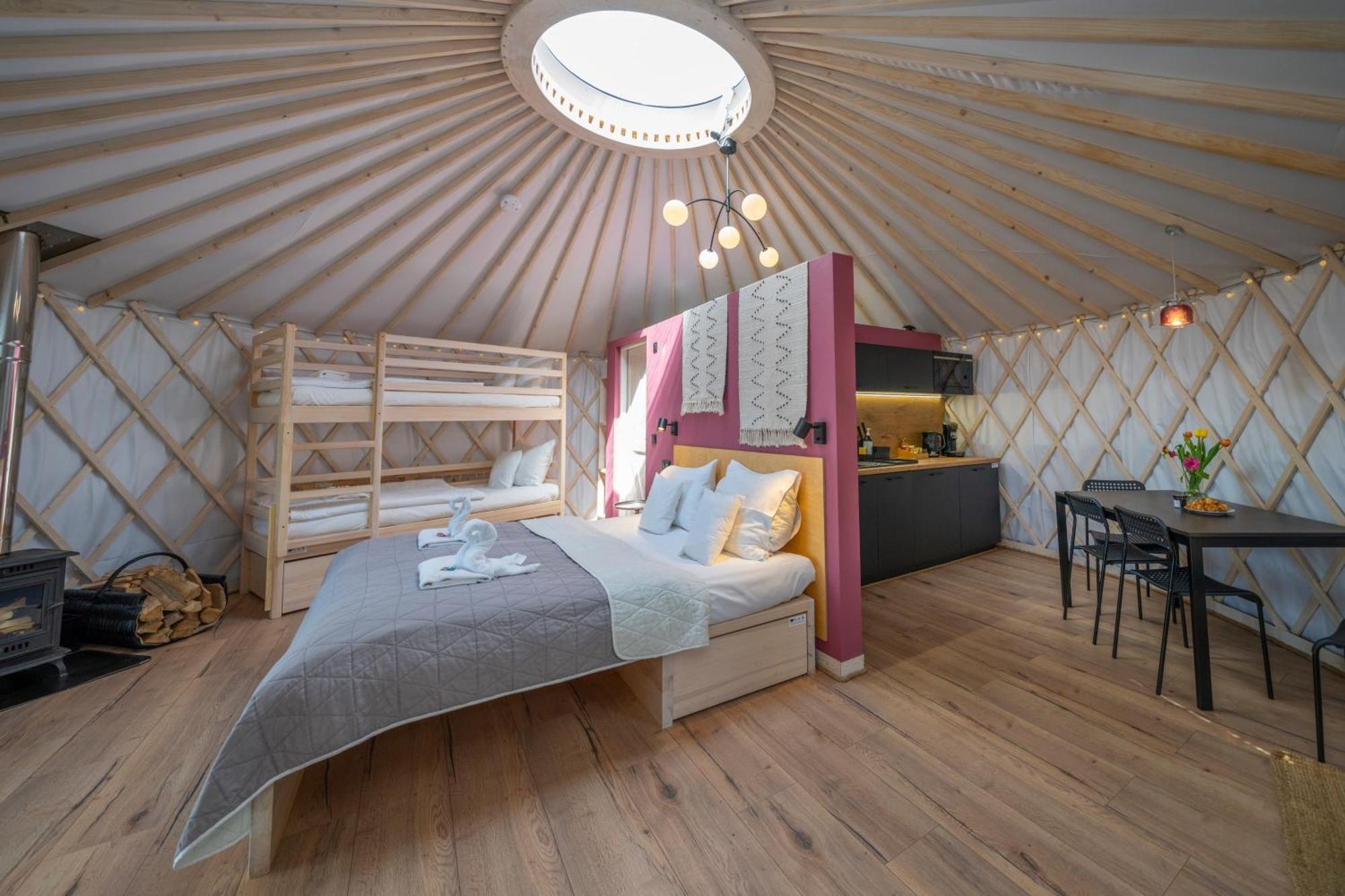Dom W Domu - Izera Glamping Bed & Breakfast Gajowka  Стая снимка