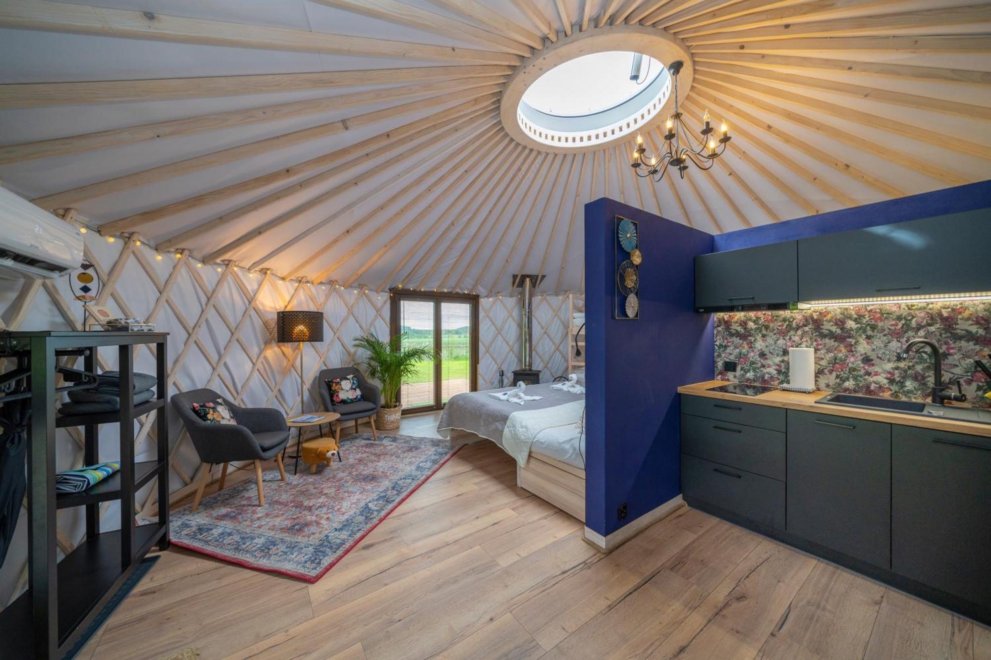 Dom W Domu - Izera Glamping Bed & Breakfast Gajowka  Стая снимка