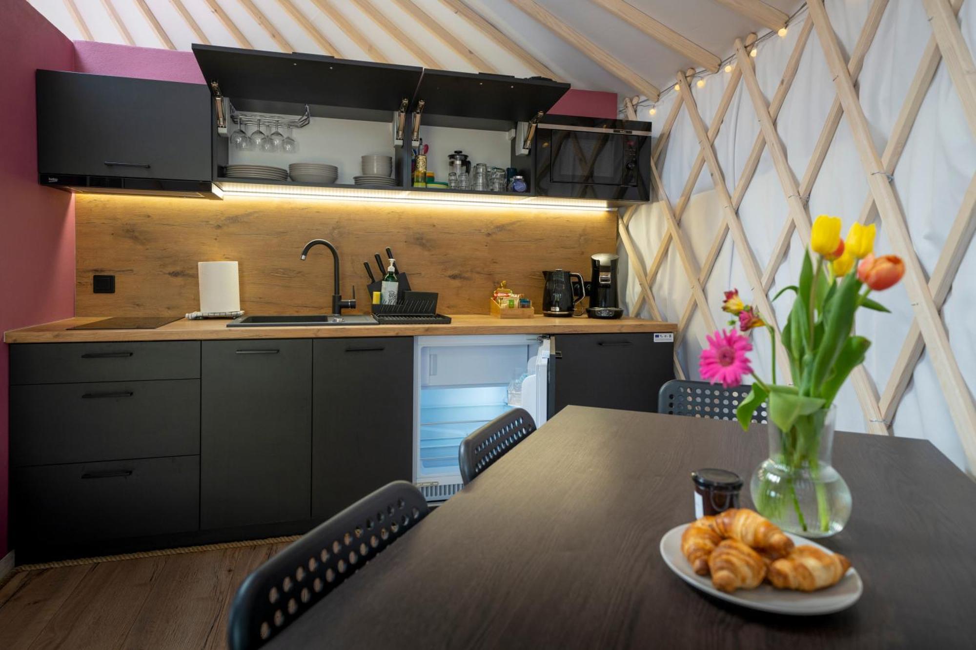 Dom W Domu - Izera Glamping Bed & Breakfast Gajowka  Стая снимка