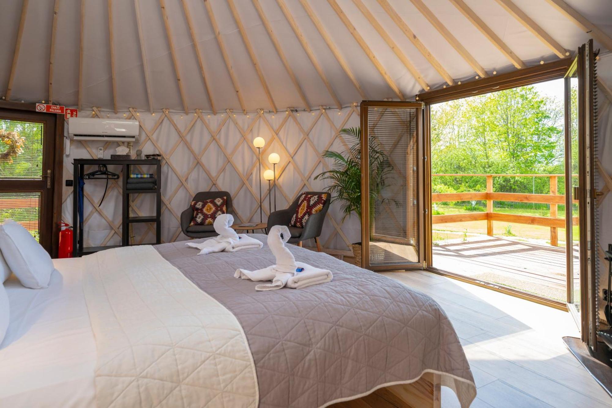 Dom W Domu - Izera Glamping Bed & Breakfast Gajowka  Стая снимка