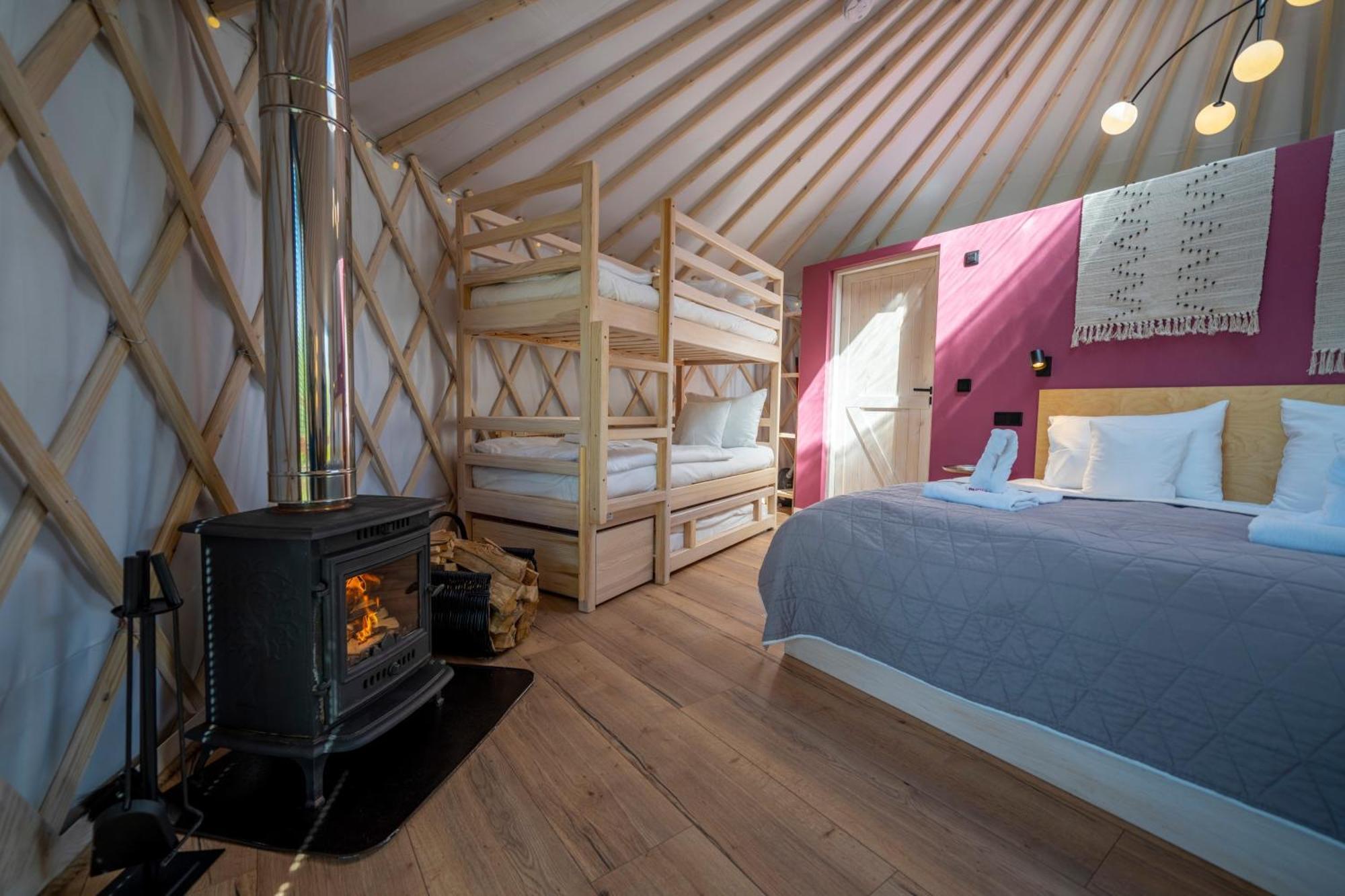 Dom W Domu - Izera Glamping Bed & Breakfast Gajowka  Стая снимка